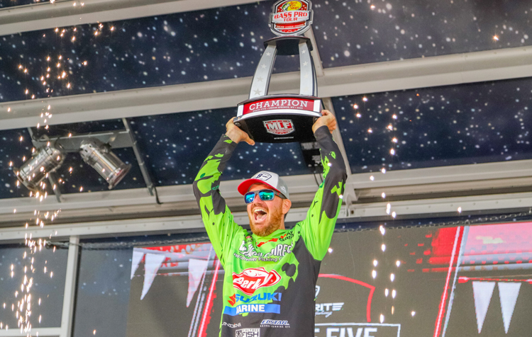 How Adrian Avena got his first tour-level win at Cayuga – BassBlaster